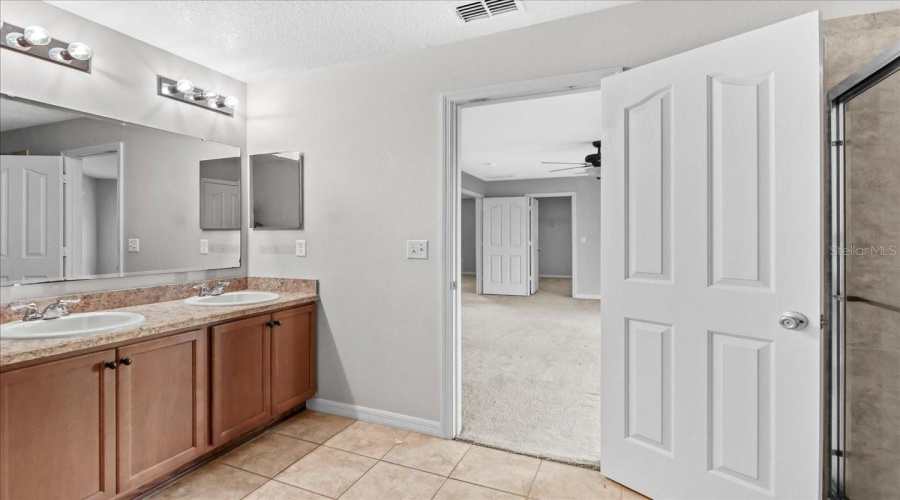 KISSIMMEE, Florida 34746, 5 Bedrooms Bedrooms, ,4 BathroomsBathrooms,Residential,For Sale,ANGLER,0,MFRO6349376