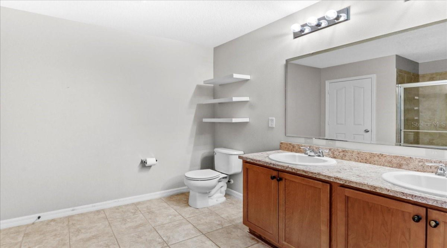 KISSIMMEE, Florida 34746, 5 Bedrooms Bedrooms, ,4 BathroomsBathrooms,Residential,For Sale,ANGLER,0,MFRO6349376