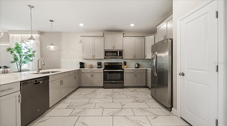 DAVENPORT, Florida 33896, 9 Bedrooms Bedrooms, ,5 BathroomsBathrooms,Residential,For Sale,PEBBLE BEACH,0,MFRS5135888