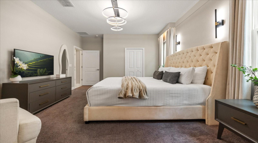 DAVENPORT, Florida 33896, 9 Bedrooms Bedrooms, ,5 BathroomsBathrooms,Residential,For Sale,PEBBLE BEACH,0,MFRS5135888