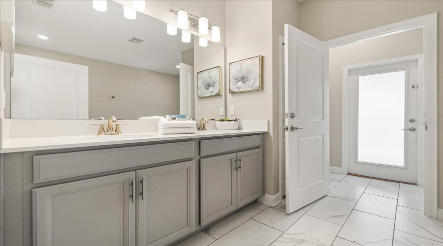 DAVENPORT, Florida 33896, 9 Bedrooms Bedrooms, ,5 BathroomsBathrooms,Residential,For Sale,PEBBLE BEACH,0,MFRS5135888