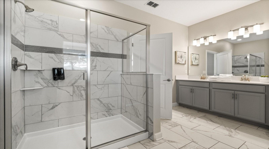 DAVENPORT, Florida 33896, 9 Bedrooms Bedrooms, ,5 BathroomsBathrooms,Residential,For Sale,PEBBLE BEACH,0,MFRS5135888