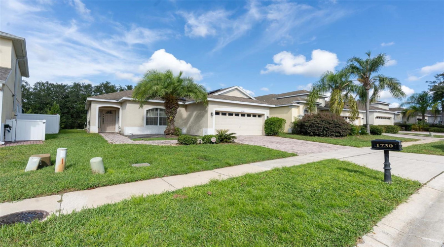 DAVENPORT, Florida 33897, 4 Bedrooms Bedrooms, ,2 BathroomsBathrooms,Residential,For Sale,HAMPTON,0,MFRO6349597