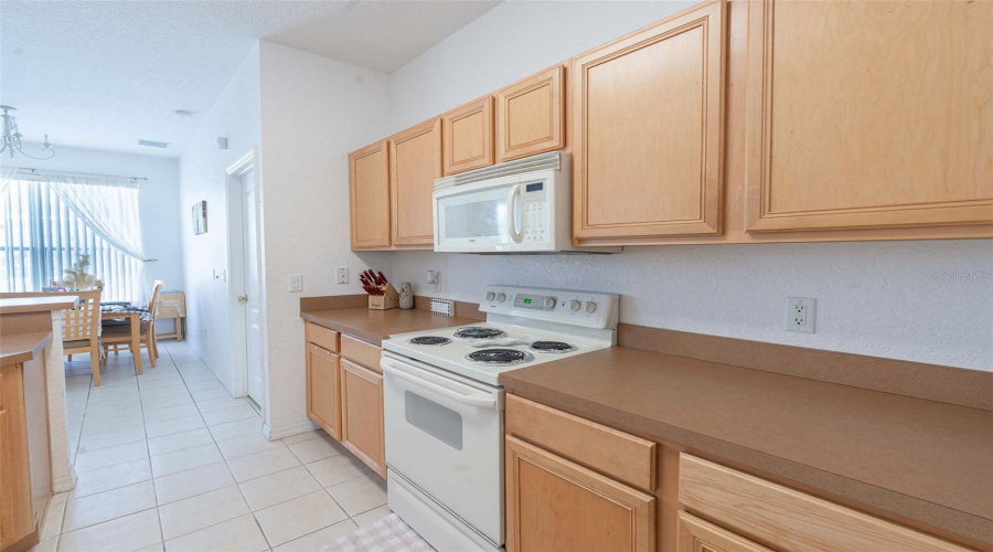 DAVENPORT, Florida 33897, 4 Bedrooms Bedrooms, ,2 BathroomsBathrooms,Residential,For Sale,HAMPTON,0,MFRO6349597