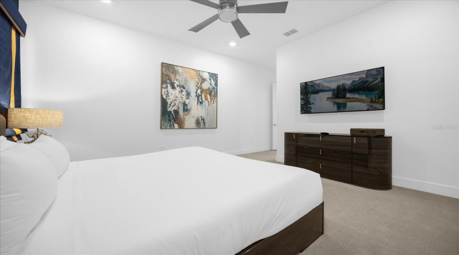 DAVENPORT, Florida 33837, 6 Bedrooms Bedrooms, ,4 BathroomsBathrooms,Residential,For Sale,PINE OAK,0,MFRS5118930