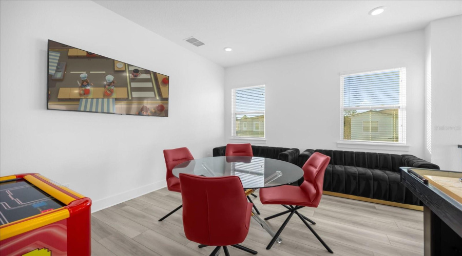 DAVENPORT, Florida 33837, 6 Bedrooms Bedrooms, ,4 BathroomsBathrooms,Residential,For Sale,PINE OAK,0,MFRS5118930