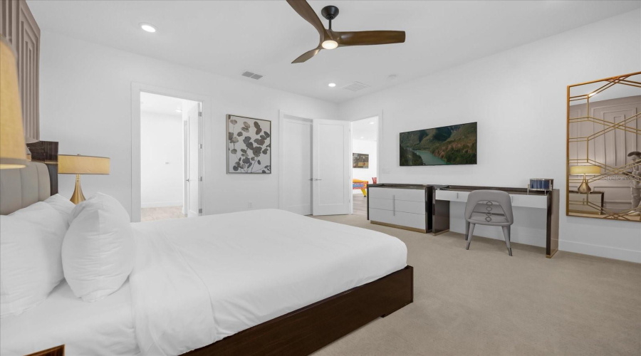 DAVENPORT, Florida 33837, 6 Bedrooms Bedrooms, ,4 BathroomsBathrooms,Residential,For Sale,PINE OAK,0,MFRS5118930