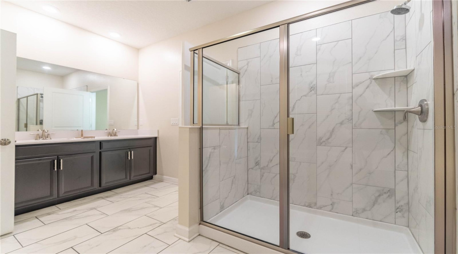 KISSIMMEE, Florida 34746, 9 Bedrooms Bedrooms, ,5 BathroomsBathrooms,Residential,For Sale,NARRATIVE,0,MFRO6219001