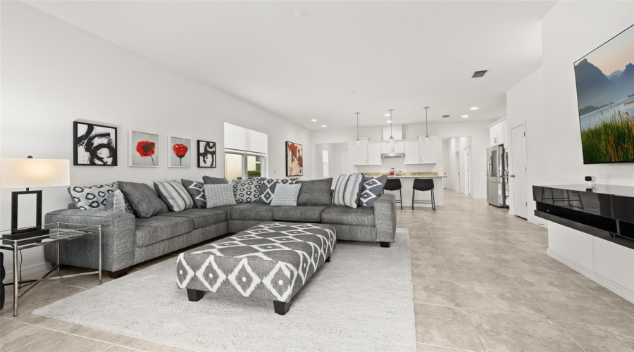 KISSIMMEE, Florida 34747, 2 Bedrooms Bedrooms, ,2 BathroomsBathrooms,Residential,For Sale,FLORA PASS,0,MFRTB8392113