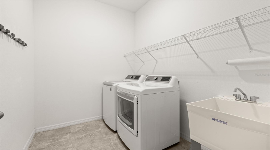 KISSIMMEE, Florida 34747, 2 Bedrooms Bedrooms, ,2 BathroomsBathrooms,Residential,For Sale,FLORA PASS,0,MFRTB8392113
