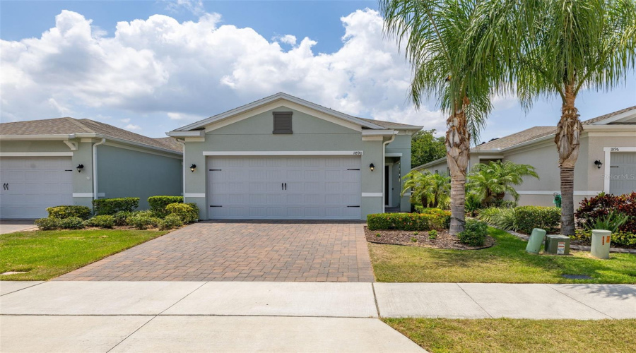 KISSIMMEE, Florida 34747, 2 Bedrooms Bedrooms, ,2 BathroomsBathrooms,Residential,For Sale,FLORA PASS,0,MFRTB8392113