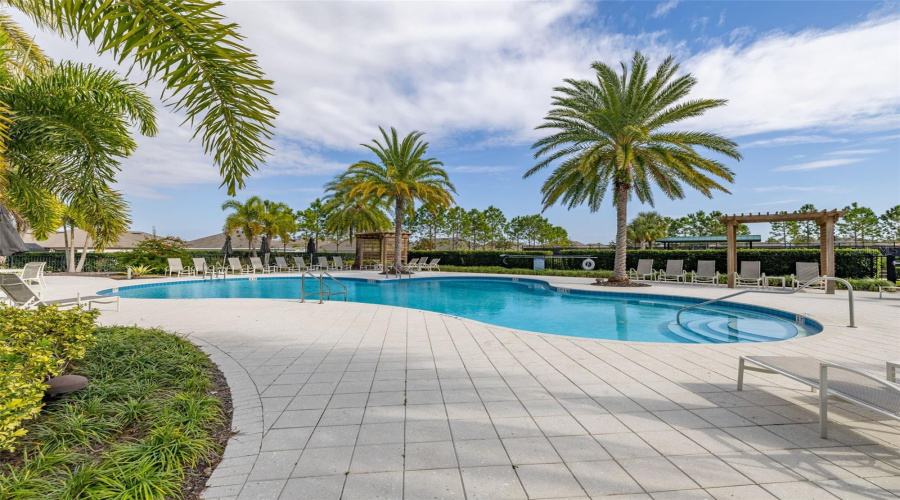 KISSIMMEE, Florida 34747, 2 Bedrooms Bedrooms, ,2 BathroomsBathrooms,Residential,For Sale,FLORA PASS,0,MFRTB8392113