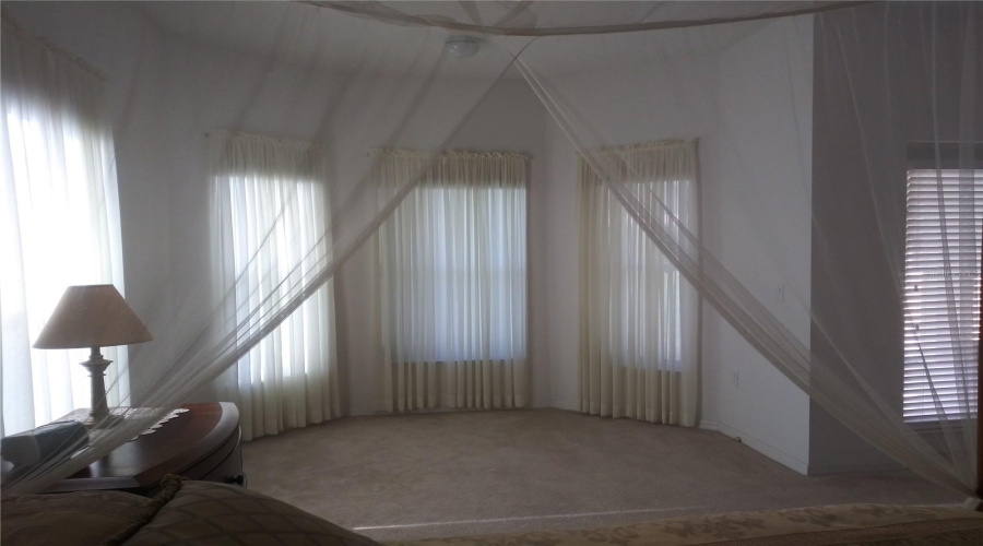 KISSIMMEE, Florida 34746, 4 Bedrooms Bedrooms, ,3 BathroomsBathrooms,Residential,For Sale,BOAT COVE,0,MFRS5135665