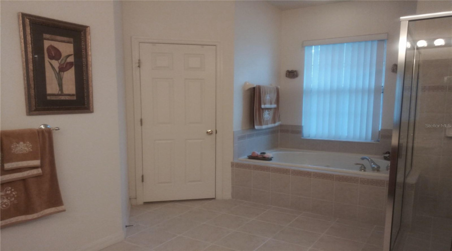 KISSIMMEE, Florida 34746, 4 Bedrooms Bedrooms, ,3 BathroomsBathrooms,Residential,For Sale,BOAT COVE,0,MFRS5135665