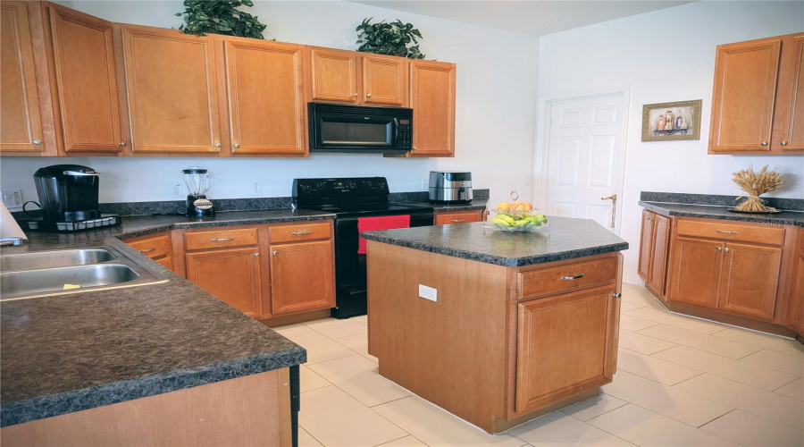 KISSIMMEE, Florida 34746, 4 Bedrooms Bedrooms, ,3 BathroomsBathrooms,Residential,For Sale,BOAT COVE,0,MFRS5135665