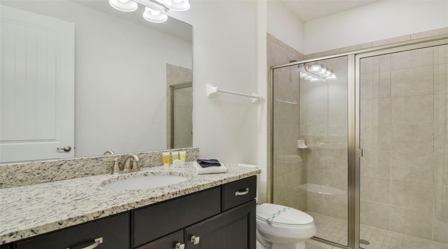 Bedroom 3's en suite Bath.
