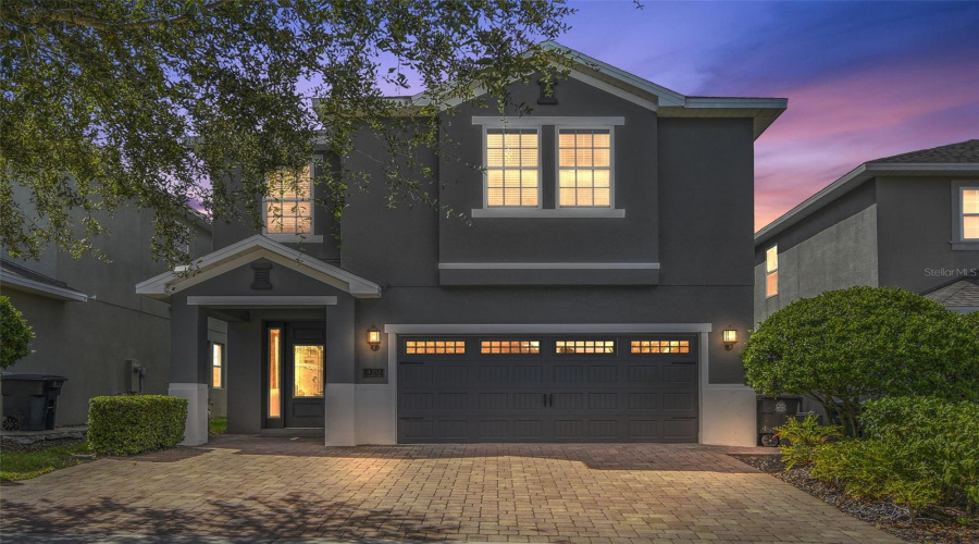 With its PRIME LOCATION, spacious design, and endless resort amenities, this Reunion West home is the PERFECT COMBINATION of luxury, comfort, and investment opportunity. Make this one yours before it's gone!