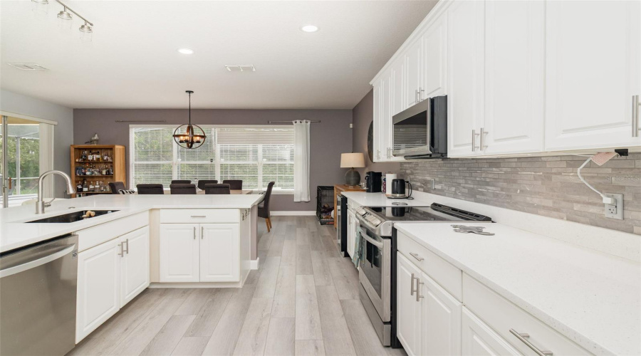 DAVENPORT, Florida 33837, 6 Bedrooms Bedrooms, ,5 BathroomsBathrooms,Residential,For Sale,ORANGE COSMOS,0,MFRO6348936