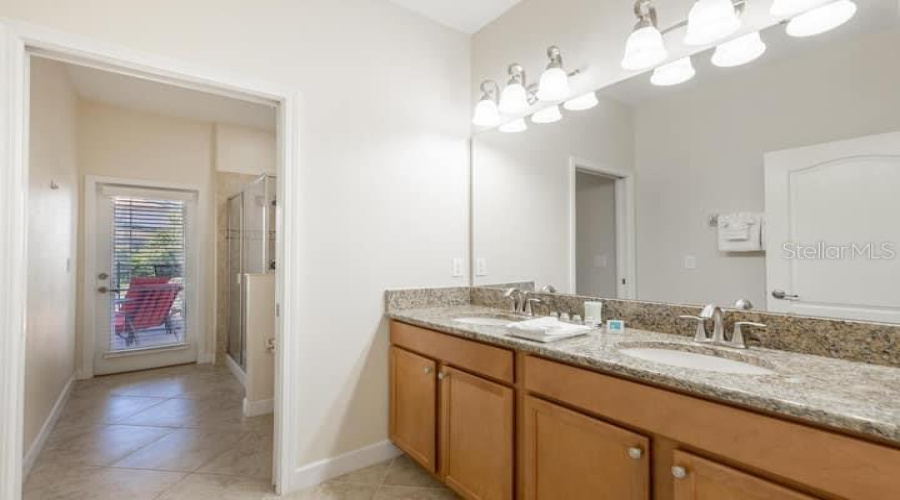 DAVENPORT, Florida 33896, 5 Bedrooms Bedrooms, ,4 BathroomsBathrooms,Residential,For Sale,MOON VALLEY,0,MFRO6349433