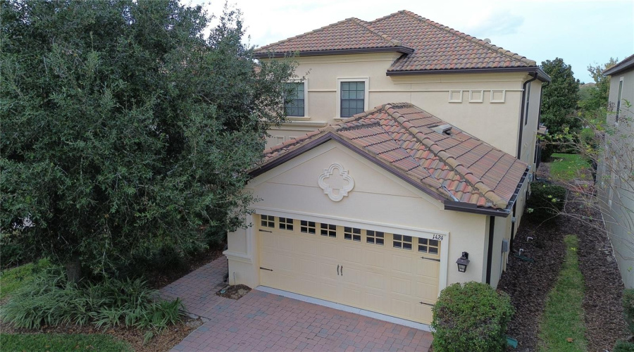 DAVENPORT, Florida 33896, 5 Bedrooms Bedrooms, ,4 BathroomsBathrooms,Residential,For Sale,MOON VALLEY,0,MFRO6349433