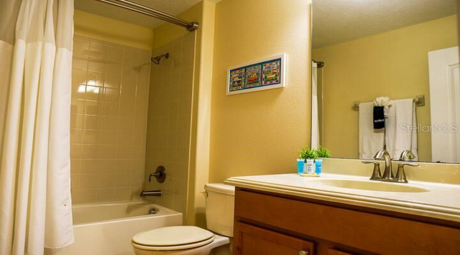 DAVENPORT, Florida 33896, 5 Bedrooms Bedrooms, ,4 BathroomsBathrooms,Residential,For Sale,MOON VALLEY,0,MFRO6349433
