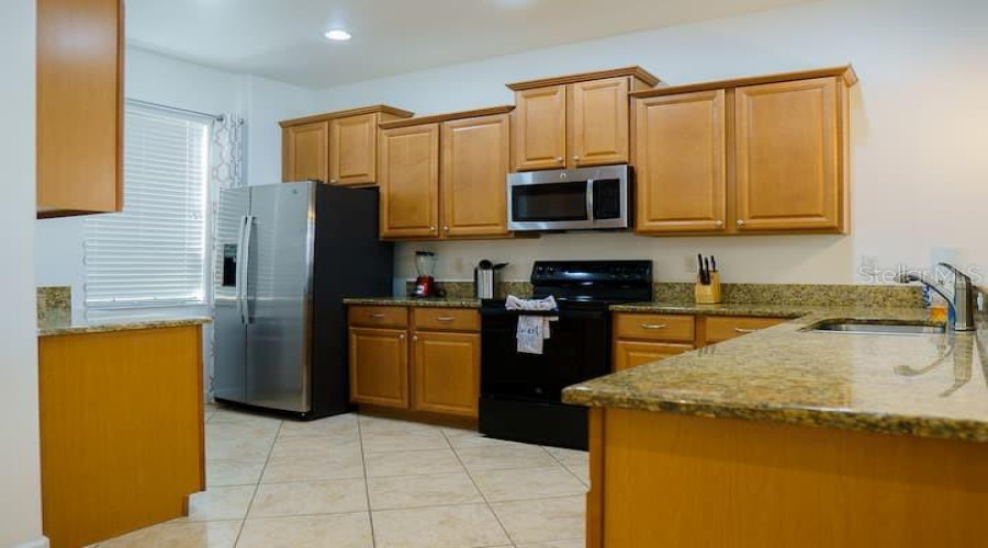 DAVENPORT, Florida 33896, 5 Bedrooms Bedrooms, ,4 BathroomsBathrooms,Residential,For Sale,MOON VALLEY,0,MFRO6349433