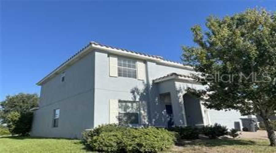 DAVENPORT, Florida 33837, 4 Bedrooms Bedrooms, ,2 BathroomsBathrooms,Residential,For Sale,LAKE SIDE AVENUE,0,MFRS5135894