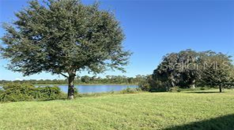 DAVENPORT, Florida 33837, 4 Bedrooms Bedrooms, ,2 BathroomsBathrooms,Residential,For Sale,LAKE SIDE AVENUE,0,MFRS5135894