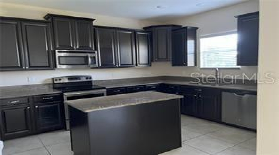 DAVENPORT, Florida 33837, 4 Bedrooms Bedrooms, ,2 BathroomsBathrooms,Residential,For Sale,LAKE SIDE AVENUE,0,MFRS5135894