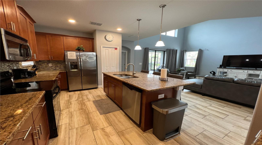 DAVENPORT, Florida 33837, 5 Bedrooms Bedrooms, ,5 BathroomsBathrooms,Residential,For Sale,SOLTERRA,0,MFRO6349651