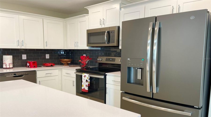 KISSIMMEE, Florida 34746, 3 Bedrooms Bedrooms, ,2 BathroomsBathrooms,Residential,For Sale,PARADOX,0,MFRO6254693