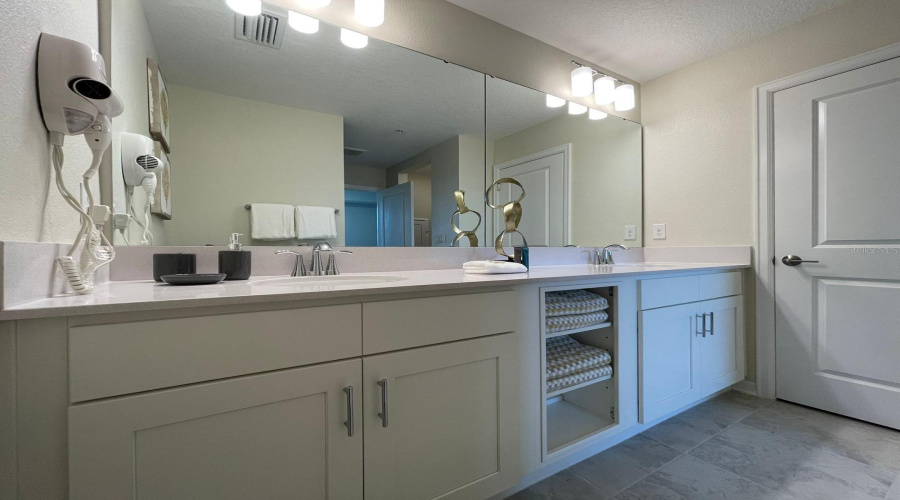 KISSIMMEE, Florida 34746, 3 Bedrooms Bedrooms, ,2 BathroomsBathrooms,Residential,For Sale,PARADOX,0,MFRO6254693