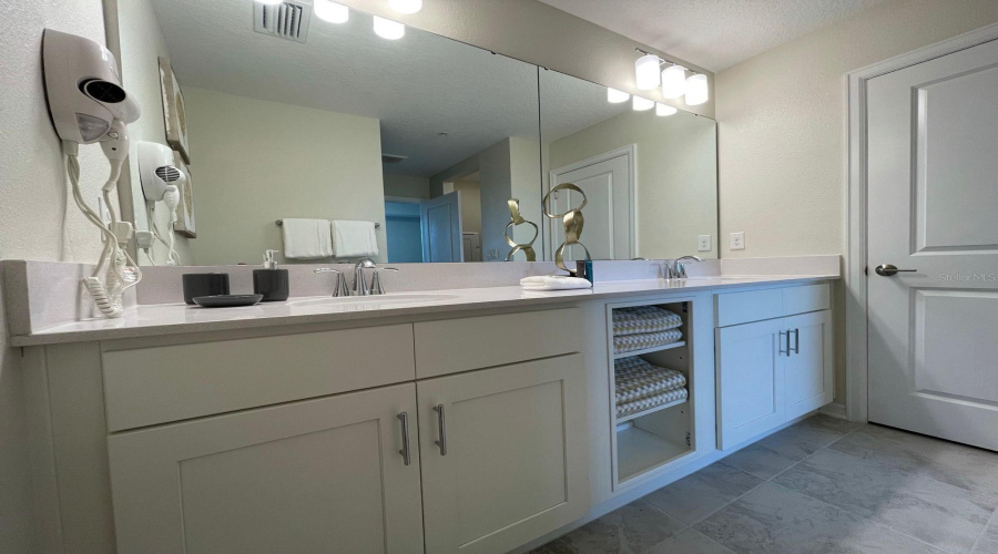 KISSIMMEE, Florida 34746, 3 Bedrooms Bedrooms, ,2 BathroomsBathrooms,Residential,For Sale,PARADOX,0,MFRO6254693