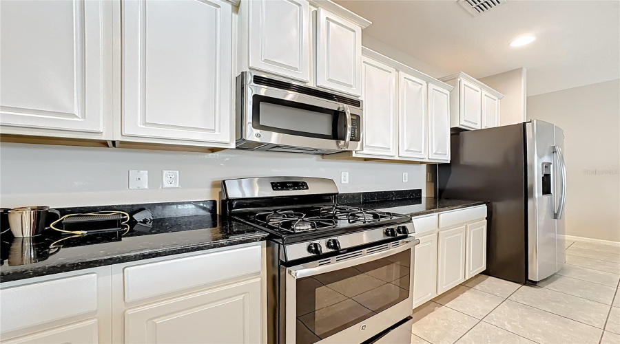 DAVENPORT, Florida 33837, 4 Bedrooms Bedrooms, ,3 BathroomsBathrooms,Residential,For Sale,TERRASONESTA,0,MFRTB8434688