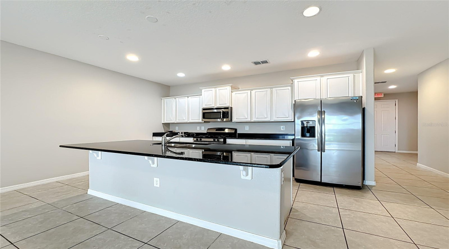 DAVENPORT, Florida 33837, 4 Bedrooms Bedrooms, ,3 BathroomsBathrooms,Residential,For Sale,TERRASONESTA,0,MFRTB8434688