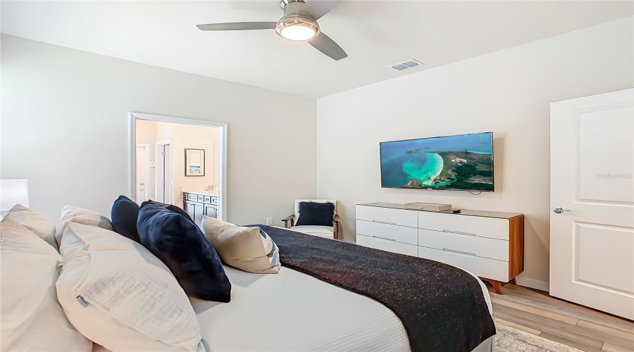 DAVENPORT, Florida 33897, 7 Bedrooms Bedrooms, ,5 BathroomsBathrooms,Residential,For Sale,SUMMER,0,MFRO6349833