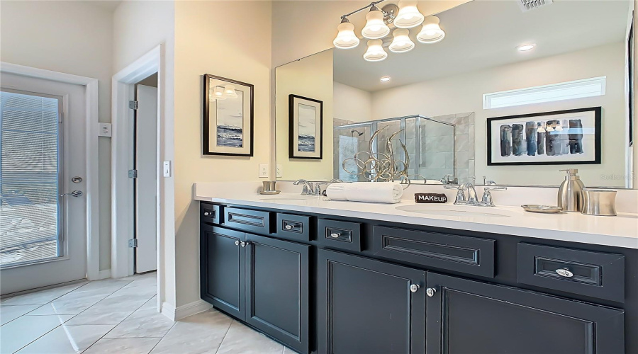 DAVENPORT, Florida 33897, 7 Bedrooms Bedrooms, ,5 BathroomsBathrooms,Residential,For Sale,SUMMER,0,MFRO6349833
