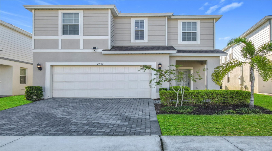 DAVENPORT, Florida 33897, 7 Bedrooms Bedrooms, ,5 BathroomsBathrooms,Residential,For Sale,SUMMER,0,MFRO6349833