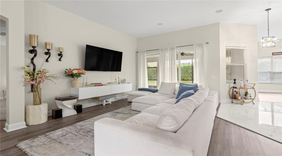 KISSIMMEE, Florida 34746, 5 Bedrooms Bedrooms, ,4 BathroomsBathrooms,Residential,For Sale,SHORESIDE,0,MFRA4667406