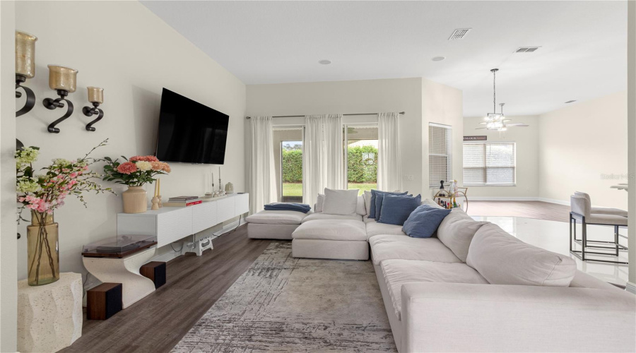 KISSIMMEE, Florida 34746, 5 Bedrooms Bedrooms, ,4 BathroomsBathrooms,Residential,For Sale,SHORESIDE,0,MFRA4667406