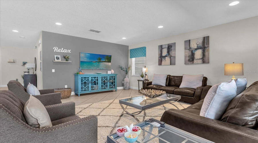 KISSIMMEE, Florida 34747, 5 Bedrooms Bedrooms, ,5 BathroomsBathrooms,Residential,For Sale,MINTON,0,MFRO6349659
