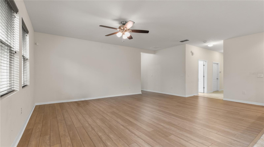 DAVENPORT, Florida 33837, 3 Bedrooms Bedrooms, ,2 BathroomsBathrooms,Residential,For Sale,LAKE DAVENPORT,0,MFRO6337919