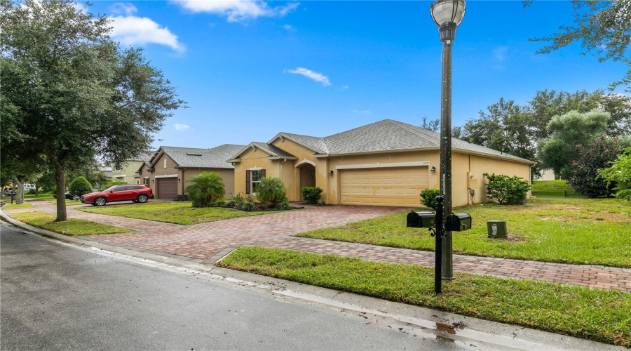 DAVENPORT, Florida 33837, 3 Bedrooms Bedrooms, ,2 BathroomsBathrooms,Residential,For Sale,LAKE DAVENPORT,0,MFRO6337919