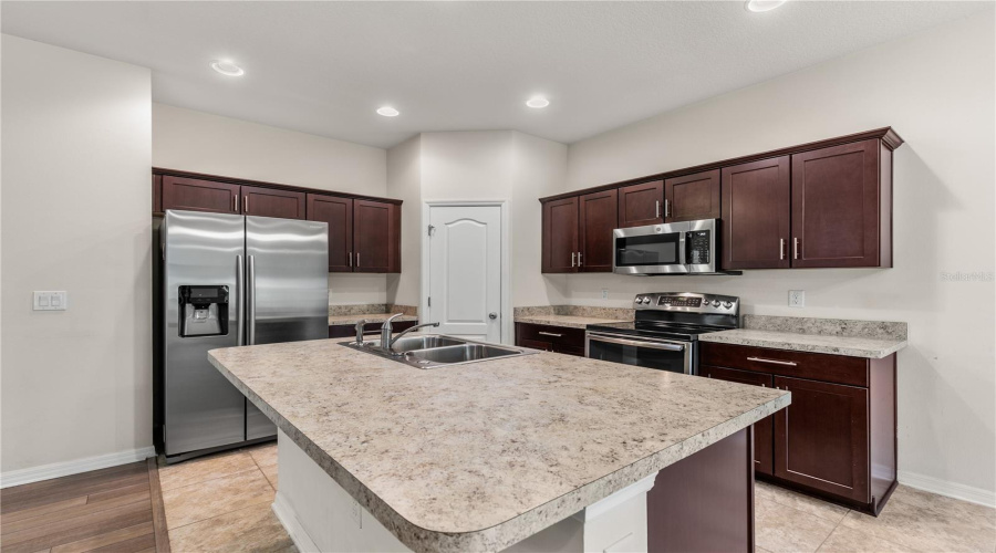 DAVENPORT, Florida 33837, 3 Bedrooms Bedrooms, ,2 BathroomsBathrooms,Residential,For Sale,LAKE DAVENPORT,0,MFRO6337919
