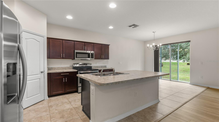 DAVENPORT, Florida 33837, 3 Bedrooms Bedrooms, ,2 BathroomsBathrooms,Residential,For Sale,LAKE DAVENPORT,0,MFRO6337919