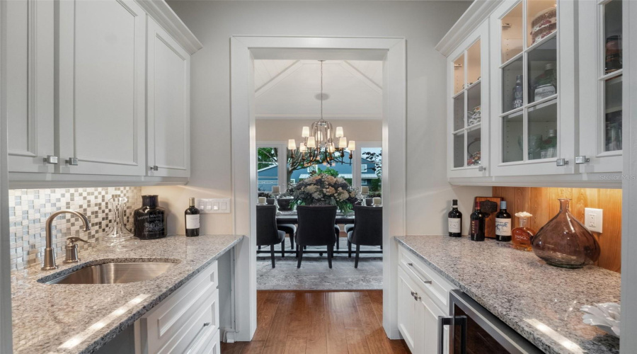 ORLANDO, Florida 32836, 5 Bedrooms Bedrooms, ,4 BathroomsBathrooms,Residential,For Sale,LONE TREE,0,MFRO6349925