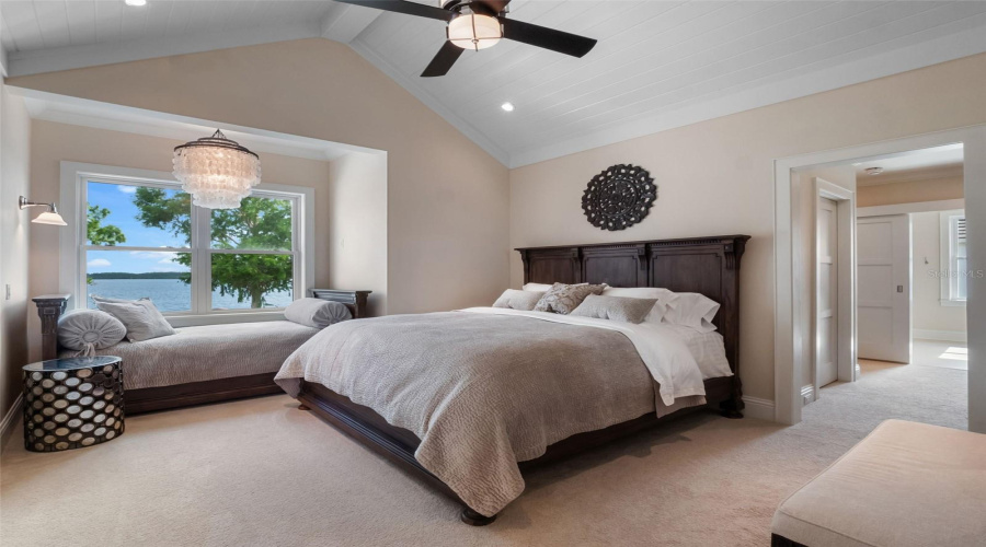 ORLANDO, Florida 32836, 5 Bedrooms Bedrooms, ,4 BathroomsBathrooms,Residential,For Sale,LONE TREE,0,MFRO6349925