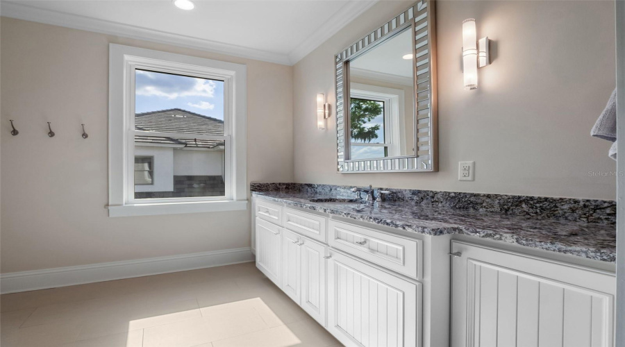 ORLANDO, Florida 32836, 5 Bedrooms Bedrooms, ,4 BathroomsBathrooms,Residential,For Sale,LONE TREE,0,MFRO6349925
