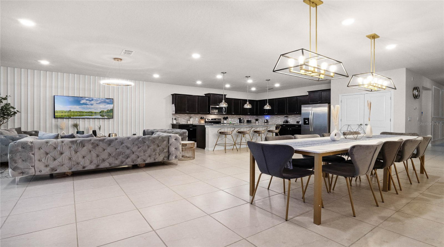 DAVENPORT, Florida 33897, 10 Bedrooms Bedrooms, ,8 BathroomsBathrooms,Residential,For Sale,LANA,0,MFRO6350469