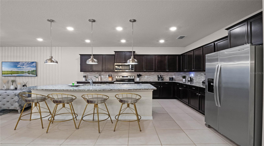 DAVENPORT, Florida 33897, 10 Bedrooms Bedrooms, ,8 BathroomsBathrooms,Residential,For Sale,LANA,0,MFRO6350469